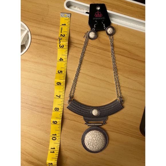 Paparazzi White Faux Stone Silver Bib Statement Necklace and Earrings Set Boho - Picture 2 of 4